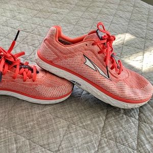 Altra Escalante Women's Running Shoes - 8.5